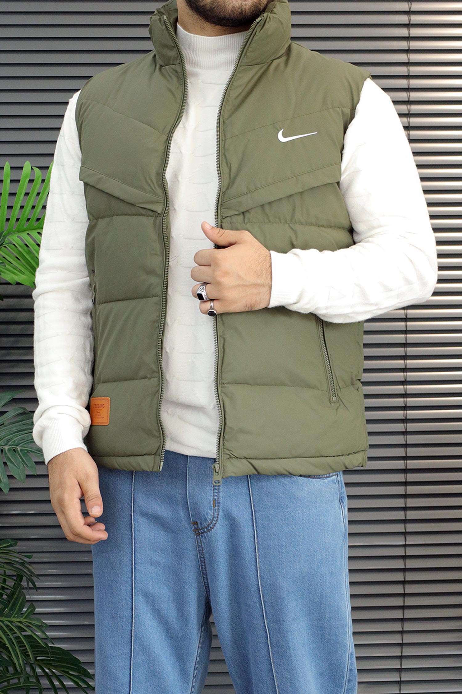 Nke Wind-Runner Imported Puffer Men's Gilet In Light Olive