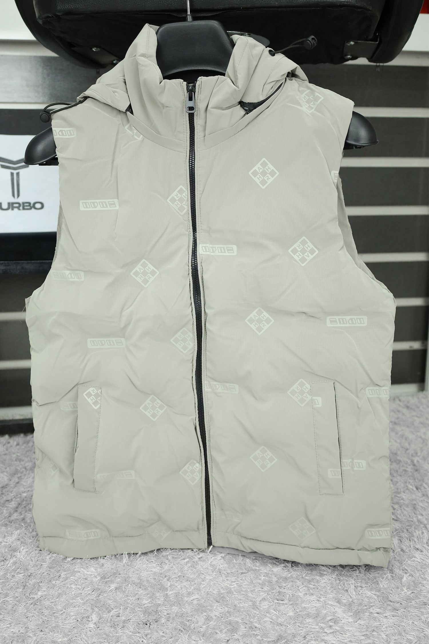 Winter Perfect Quilted Detachable Hood Imported Men's Gilet