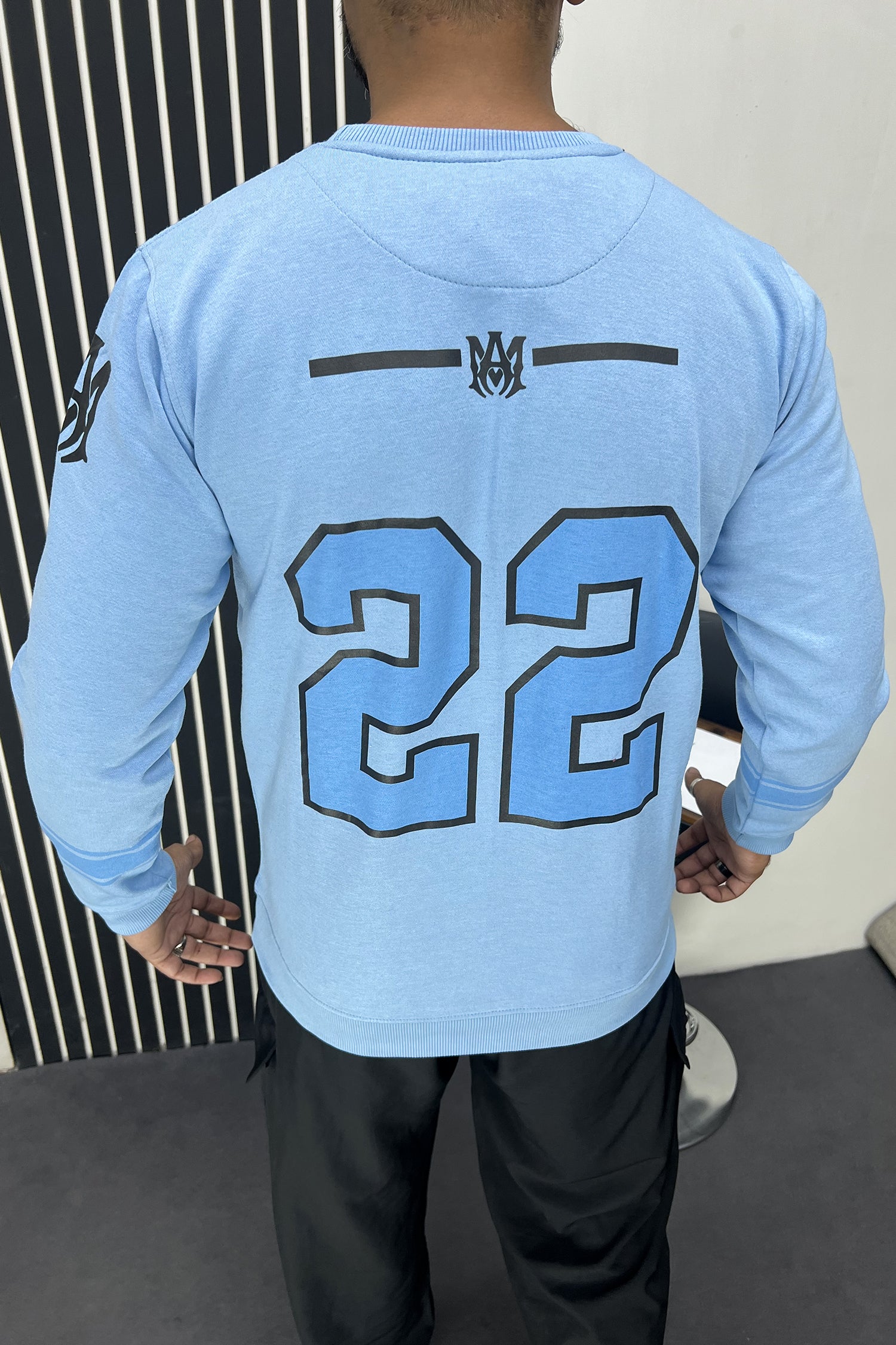 Amri 22 Signature Crew Neck Full Sleeves Men's Sweatshirt In Sky Blue