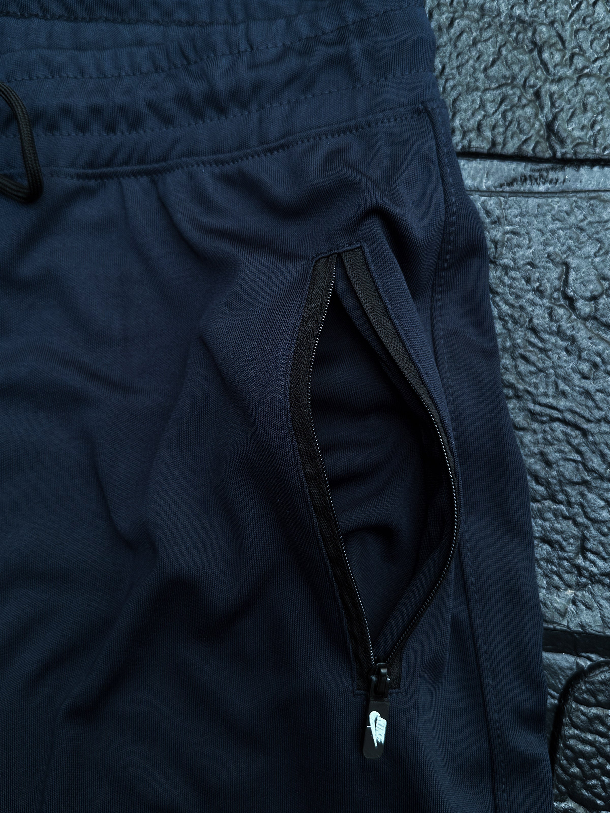 Nke Reflector Logo Men Shorts In Navy Blue