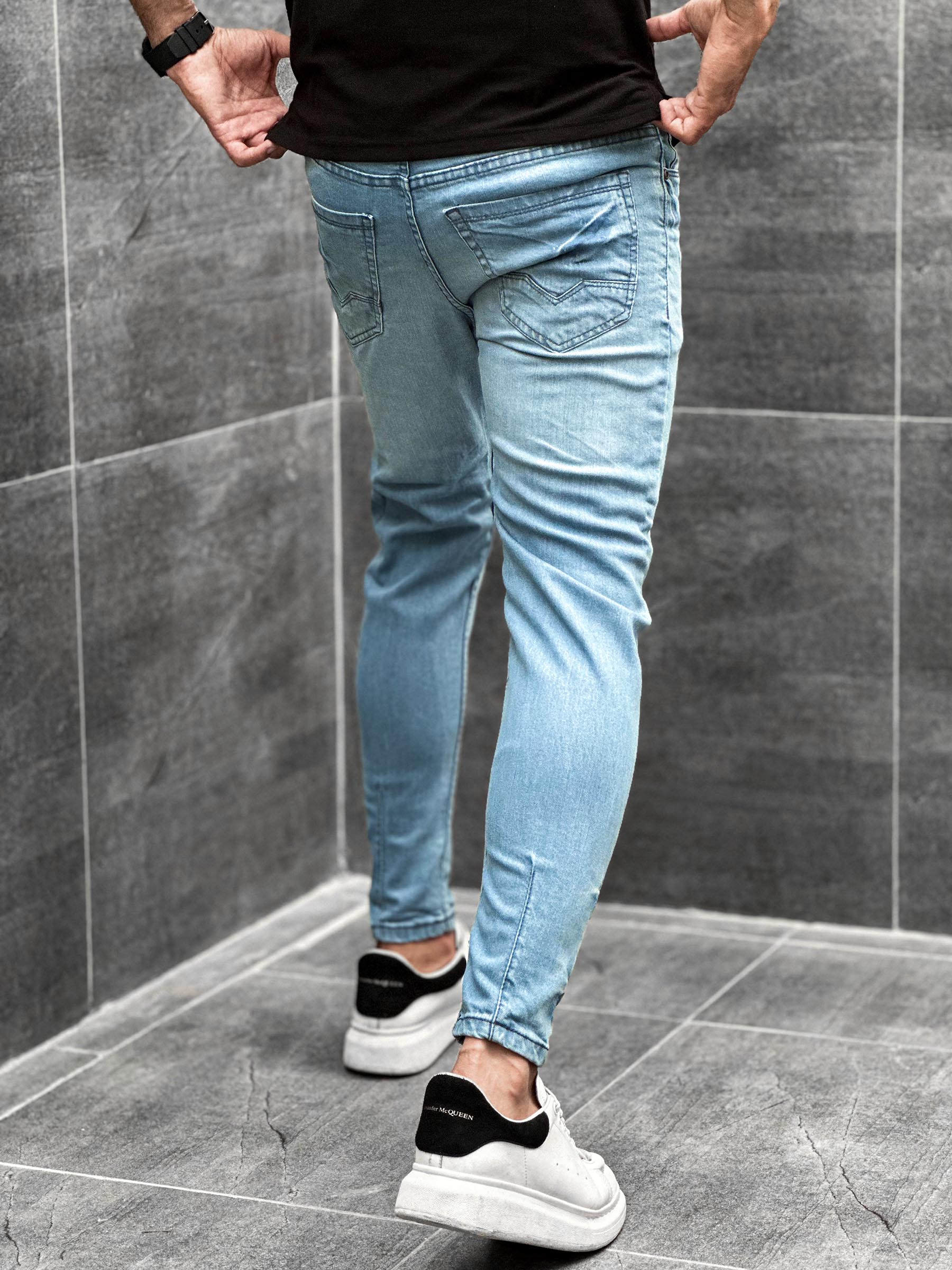 Turbo Embroidered Logo Ankle Fit Jeans in Sky Blue