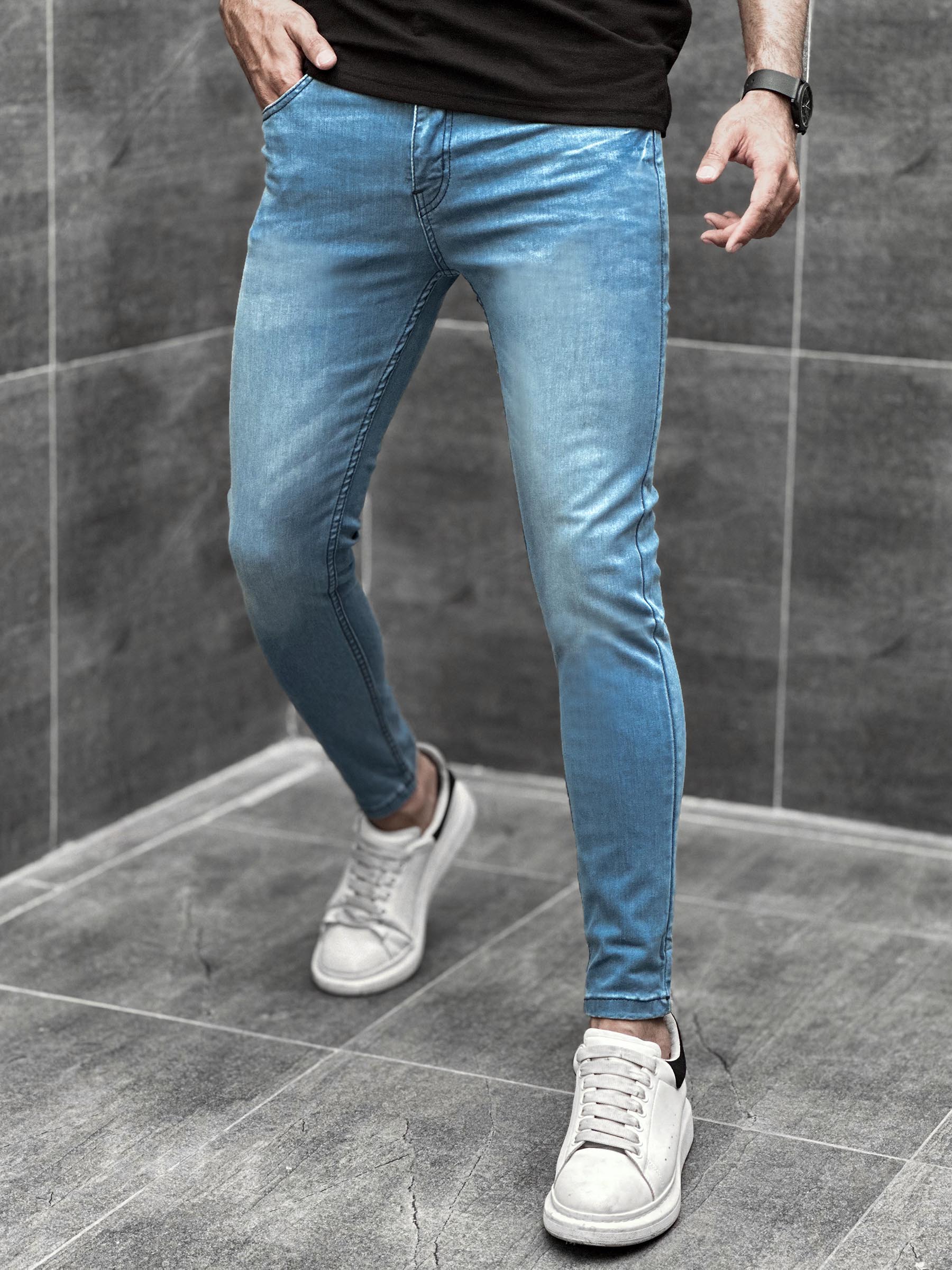 Turbo Back Pocket Logo Ankle Fit Jeans in Sky Blue