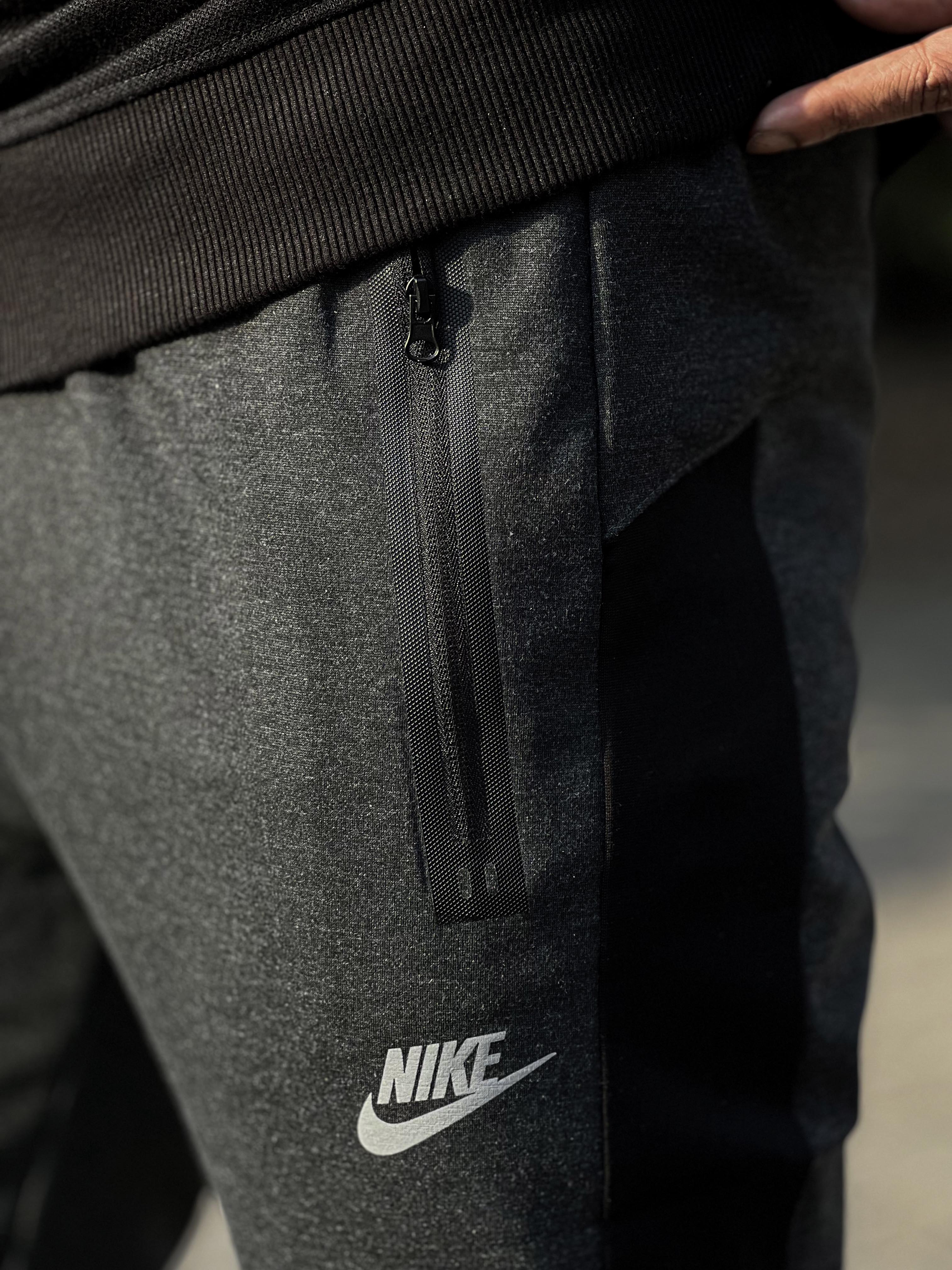 Nke Side Stripes Men Sports Trouser in Charcoal